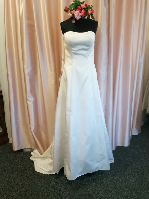 Gallery image 6: Blue & Sixpence Bridal