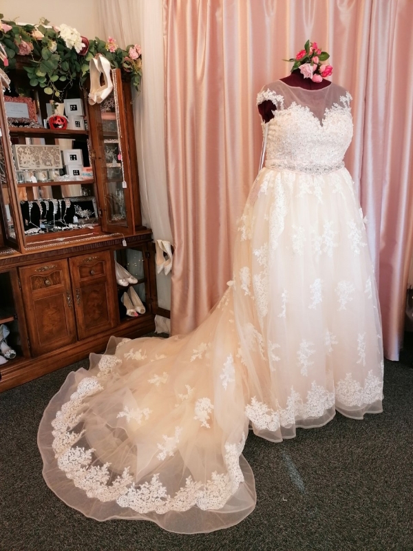 Gallery image 7: Blue & Sixpence Bridal