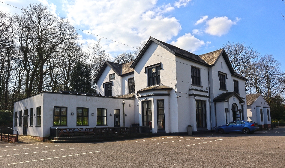 Image 2 from Oaklands Hall