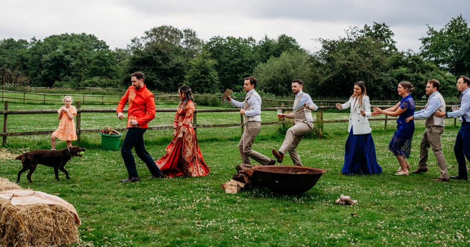 Image 3: The Wedding Hand