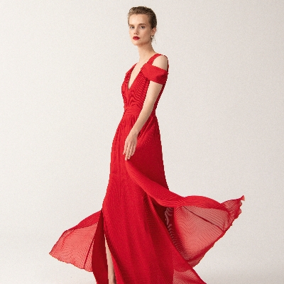 Bridal and women’s evening wear brand Rowley Hesselballe London has launched in the UK