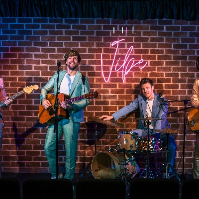 Hit the dancefloor with Ukebox and The Vibe
