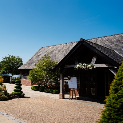 Wedding News: Rustic Wedding Perfection at Sandhole Oak Barn: A Stunning Lakeside Venue in the Heart of the Countryside