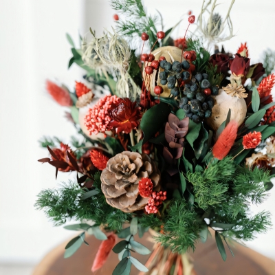 Wedding News: Cheshire-based Luna and Wild Unveils Scandi-Inspired Christmas Dried Flower Collection