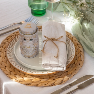 Monty Bojangles' new White Rose Kit-Tin makes for a quirky wedding favour idea