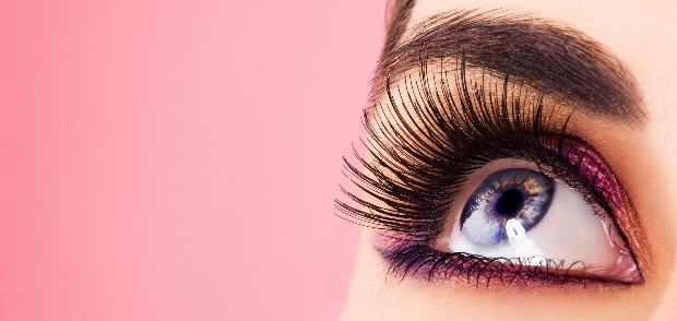 Experts reveal why an eyelash detox is essential...: Image 1