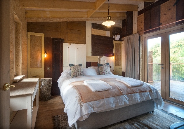 bedroom in tree house