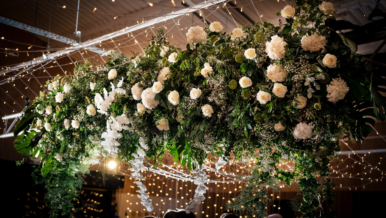 hanging floral decoration for a wedding white flowers