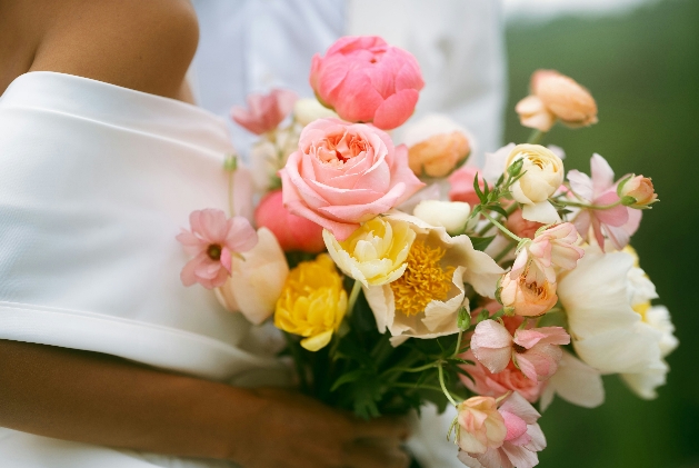 SPRING COLOURS PASTELS BRIDAL BOUQUET