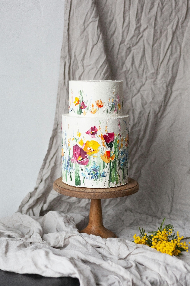 palette knife flowers wedding cake