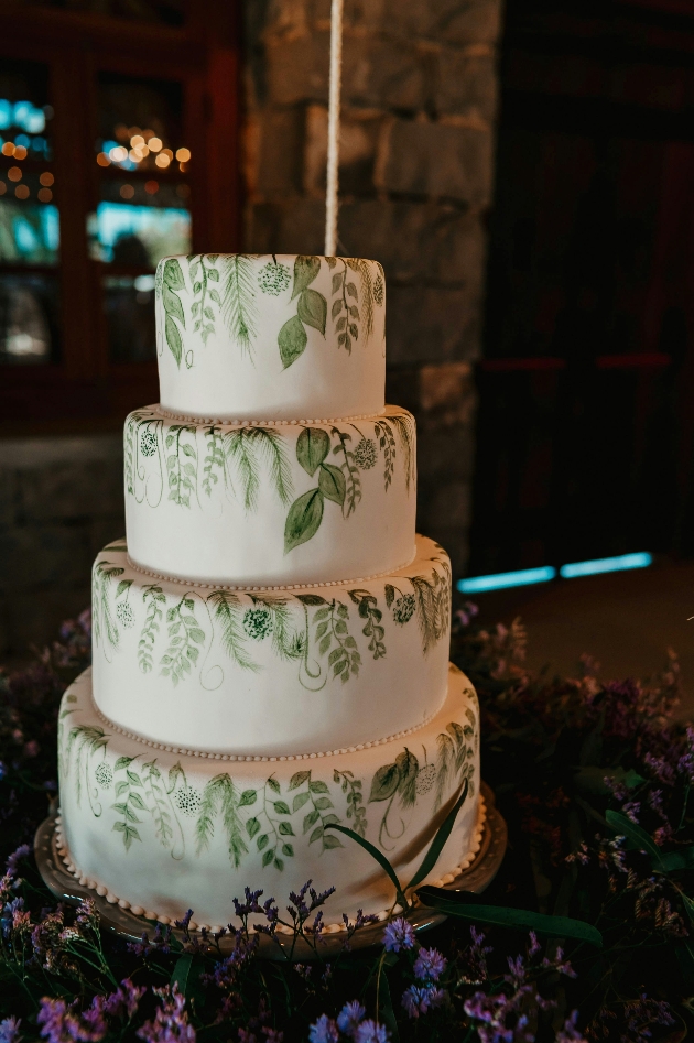 handpainted wedding cake green leavees