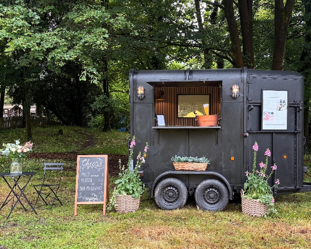 The Fizz Foundry horsebox bar
